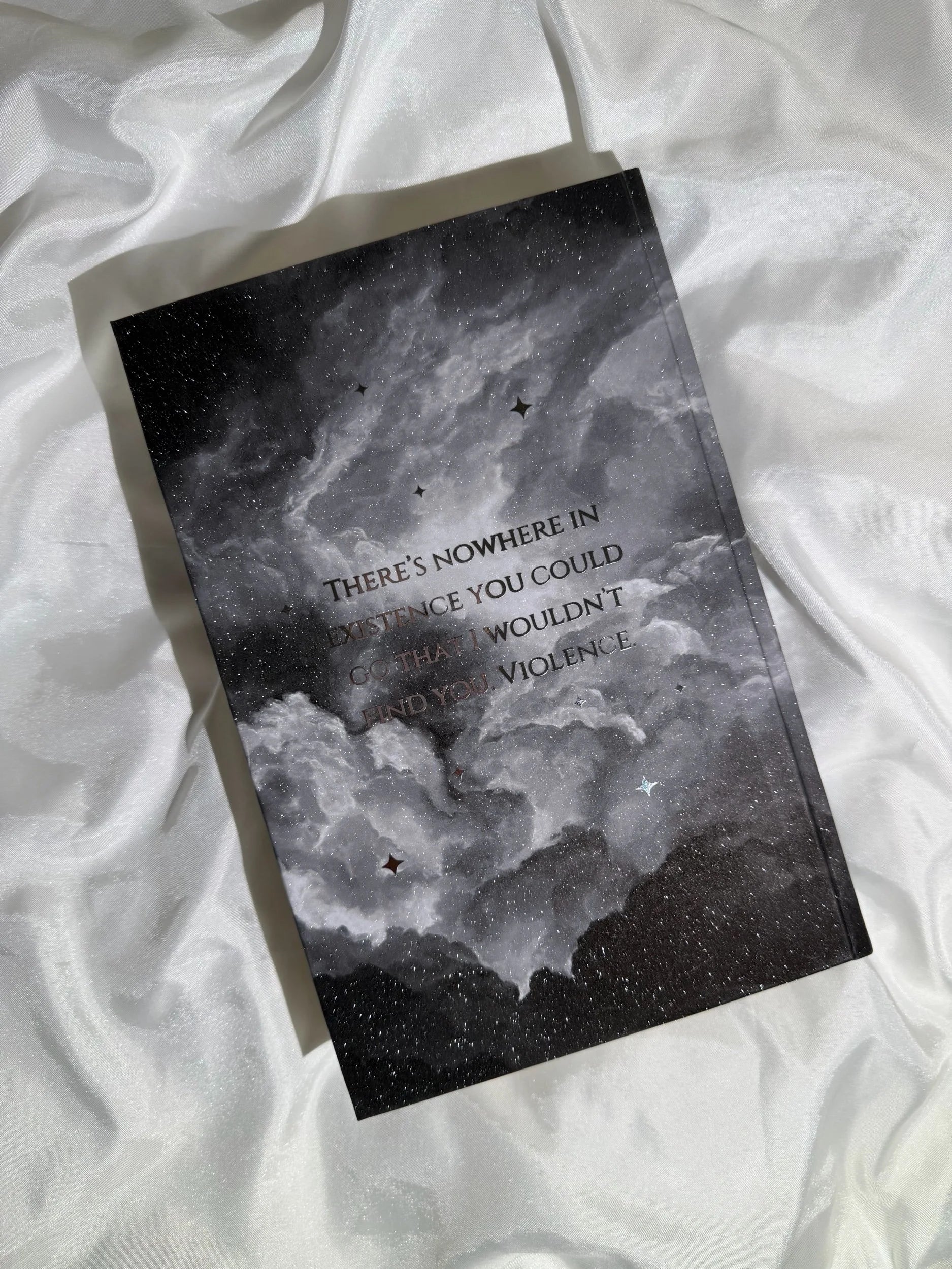 PRE-ORDER:✨ GLITTERY ✨ Fourth Wing by Rebecca Yarros